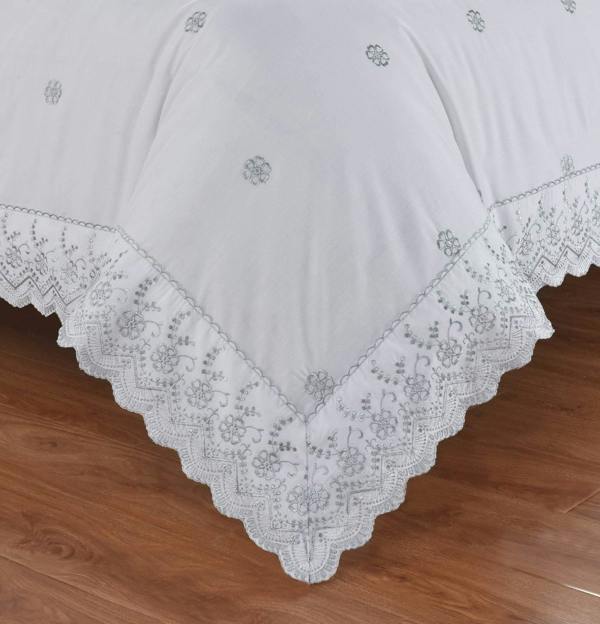 Gabrielle White/Silver Bedspread Set 254x254cm