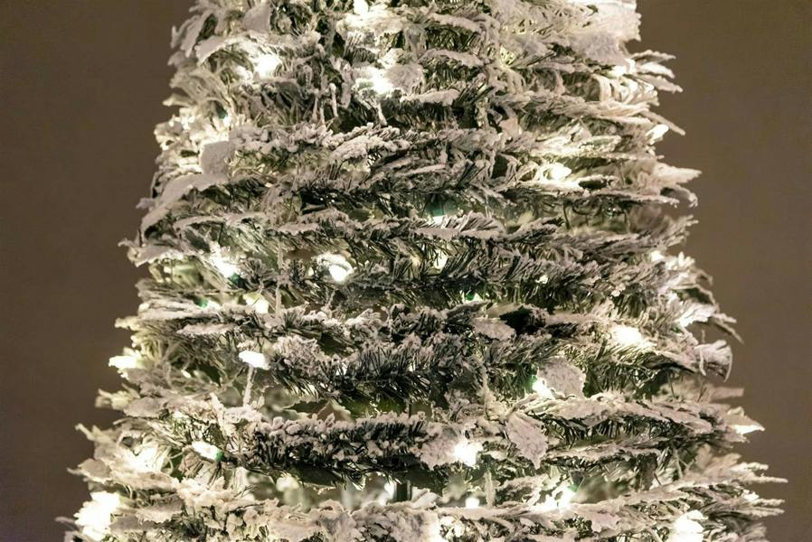 4ft to 6ft Pre-Lit Flocked Pop-Up Christmas Tree with Warm White LED Lights, Battery Operated image 4