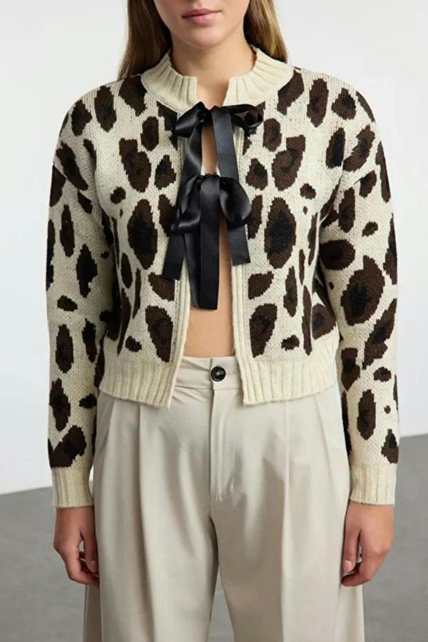 WOVCOR Leopard Patterned Crop Soft Textured Knit Cardigan