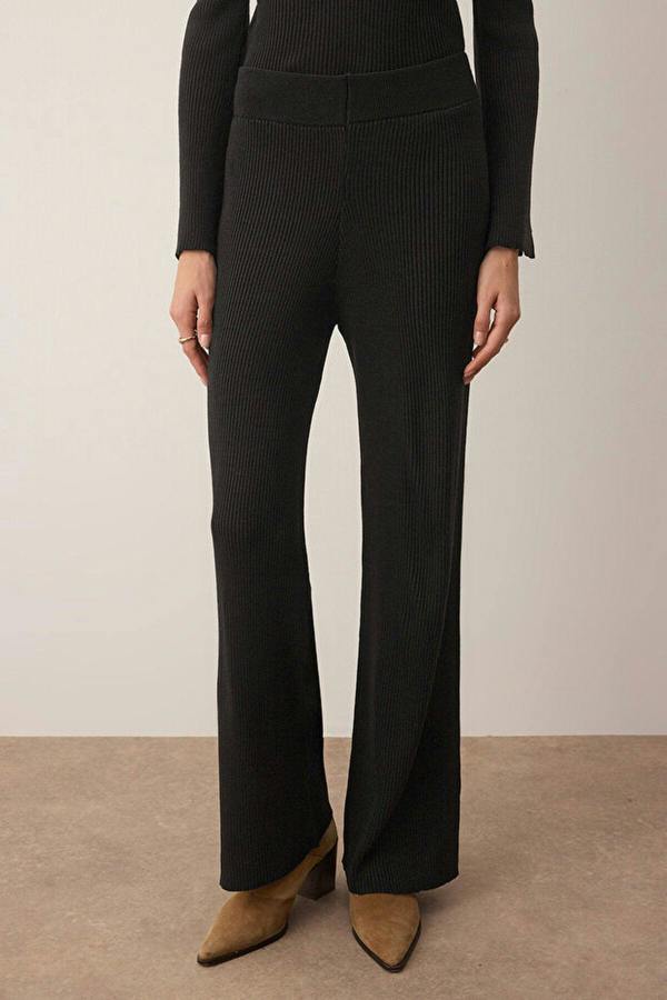 WOVCOR 2-Piece Square Neck Body-Hugging Knit Top and Bottom Set
