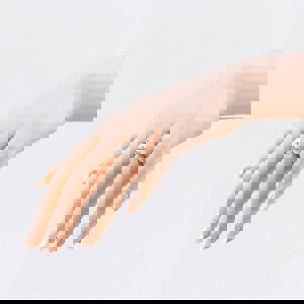 T. H. Baker 9ct White Gold 1.20ct Radiant Cut Lab Grown Diamond Shoulder Set Ring LGR35521-120RN