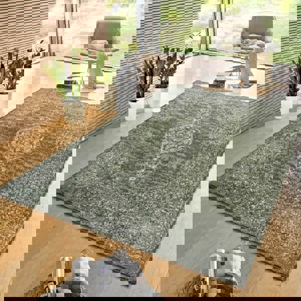 Velours Méridional Green Rug - Oriental Look