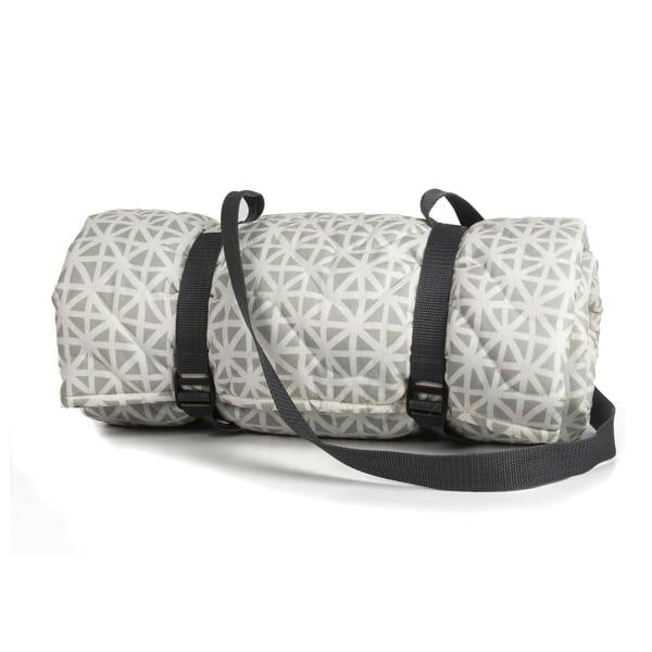 Newbury Quilted Picnic Rug - 125x125cms - Triangle