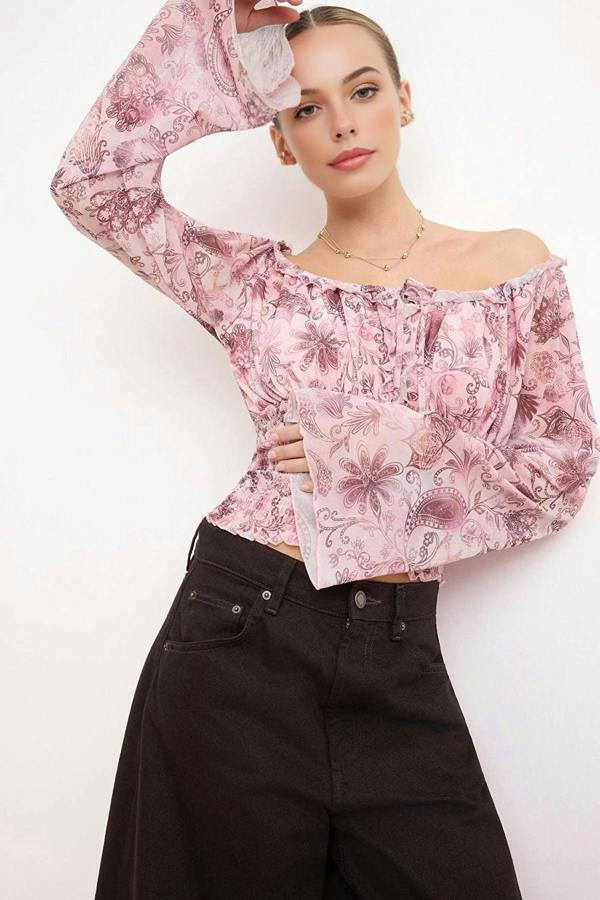 WOVCOR Shawl Pattern Fitted Scoop Neck Crop Tulle Knit Blouse