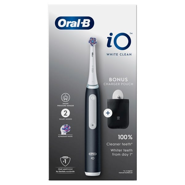 Oral-B iO 3 Electric Toothbrush with Charger Pouch - Black