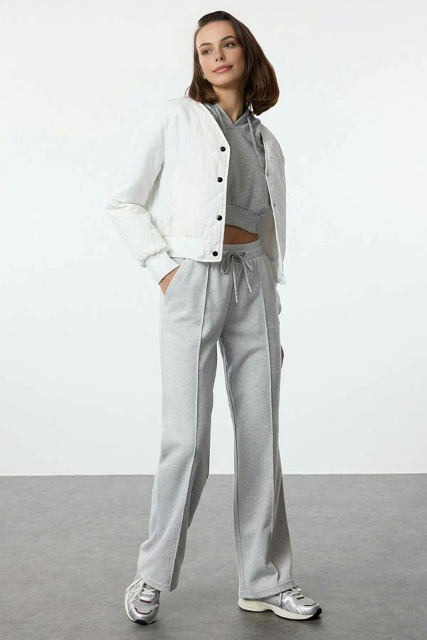 WOVCOR Wide Knit Jogger with Ribbed Detail and Pockets
