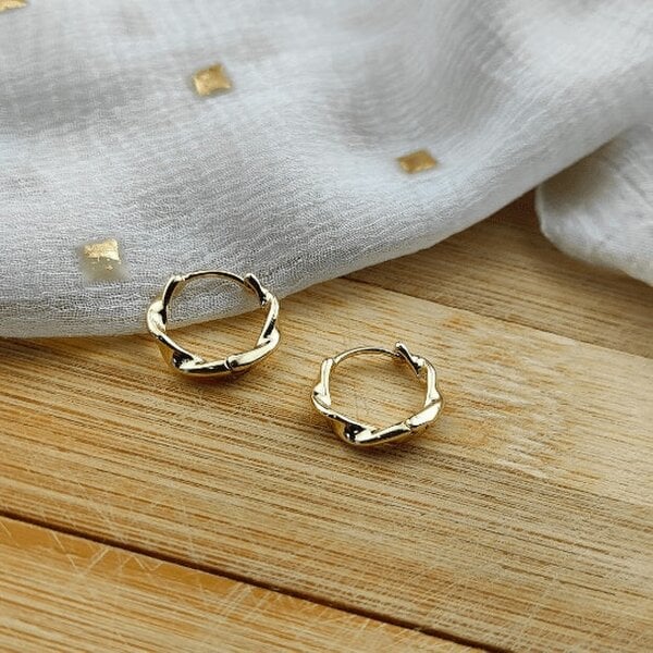 The Colourful Aura Sterling Silver Dainty Twist Spiral Creole Infinity Slim Everyday Hoop Earrings - Gold - Gold