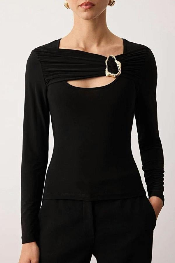 WOVCOR Fitted Knitted Blouse with Accessory and Cut-Out Details