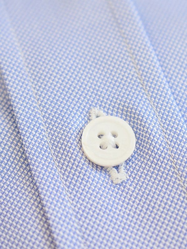 Mother-of-Pearl buttons in shirt