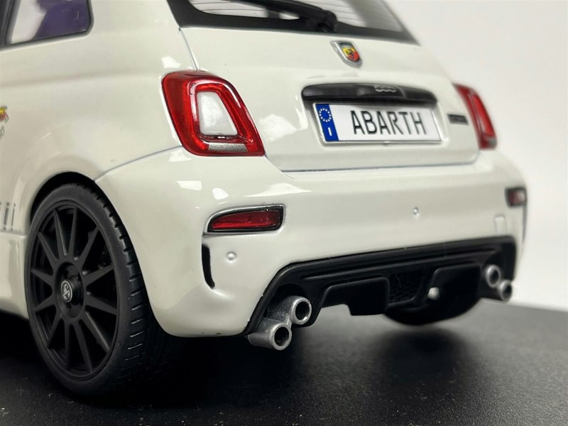 Solido Fiat Abarth F595 2022 Ghiaccio White 1:18 Scale Solido 1811301