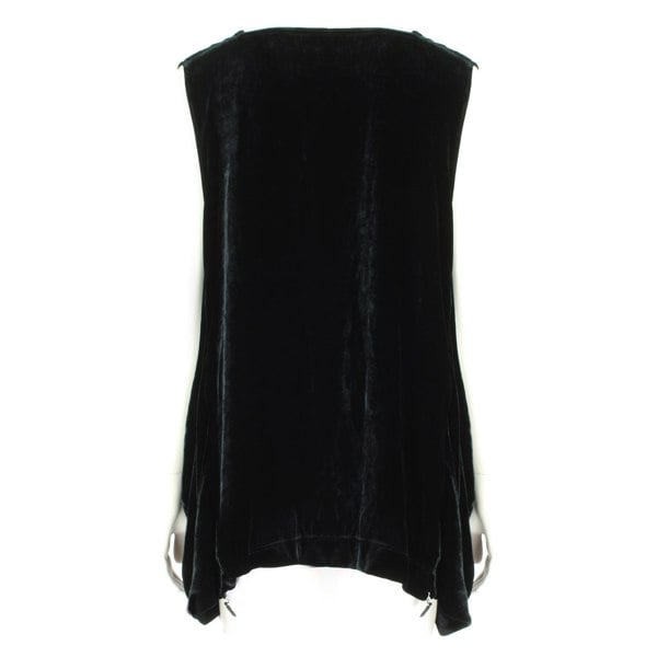 Nehera top in a luxurious soft black velvet