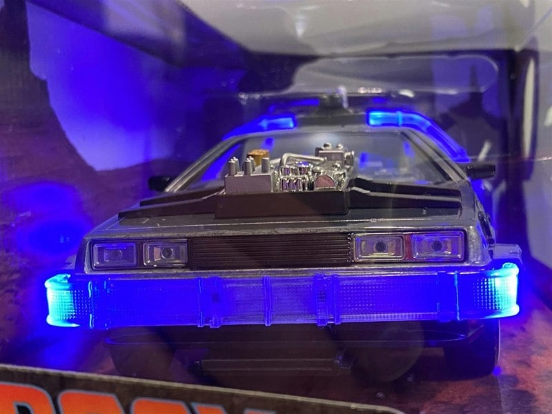 back to the future part iii delorean with lights time machine 1:24 jada 32166