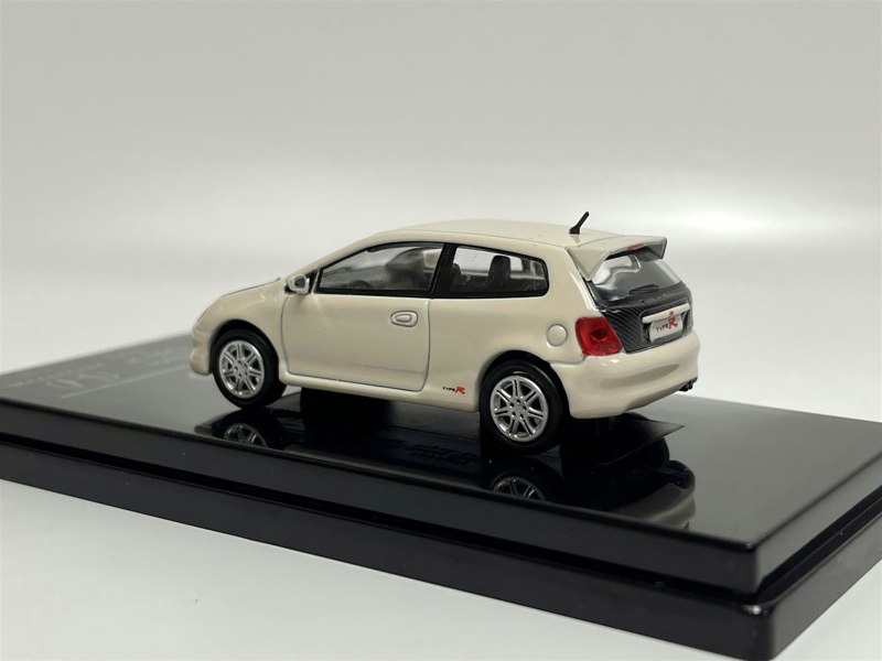 Paragon Honda Civic 2001 Type R EP3 White LHD 1:64 Scale Paragon 55347