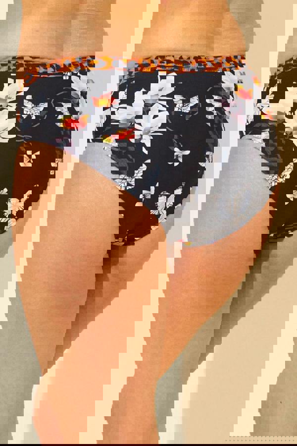 Oriental Contrast Trim Bikini Briefs