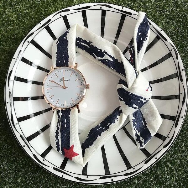 The Colourful Aura Red Star Print Changeable Fabric Strap Tie Knot Women Geneva Wristwatch