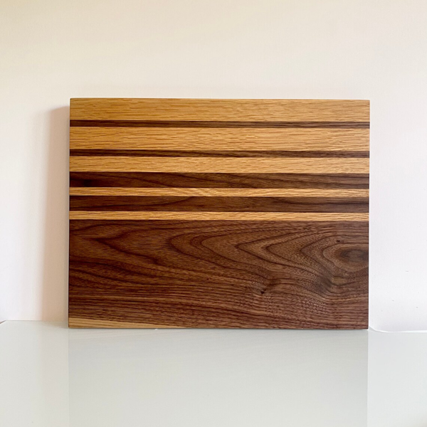 Giraffes & Craftz Black Walnut & Oak Cutting Board - Layered Handmade Wooden Chopping Board with Non-Slip Feet