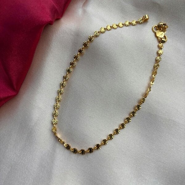The Colourful Aura Golden Brass Floral Minimalist Boho Thin Slim Foot Payal Anklet