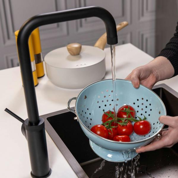 Flode Hjul  | Single Lever Industrial Style Kitchen Tap | Swan Neck Design | Matt Black