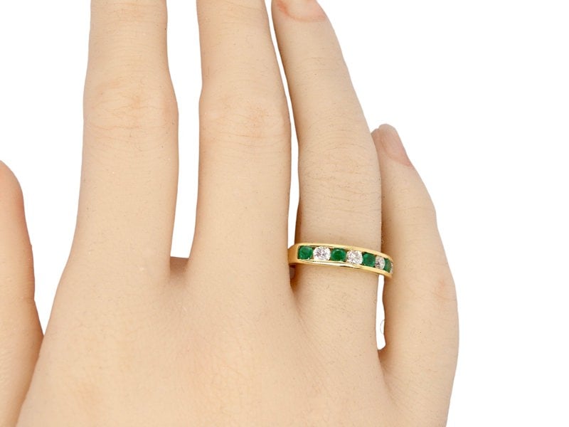 Vintage Tom An emerald and diamond eternity ring