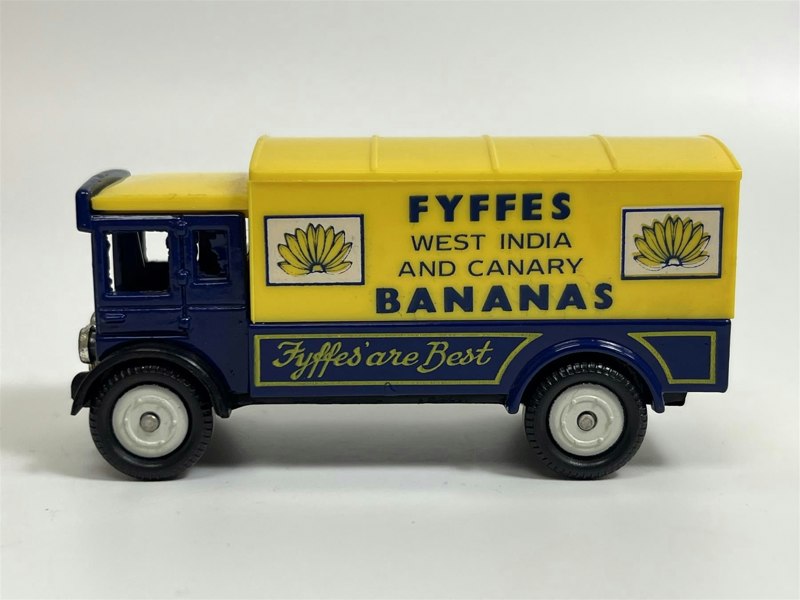 MCSlots The Village Collection Fyffes Bananas Cameo From Corgi VCC05D S6