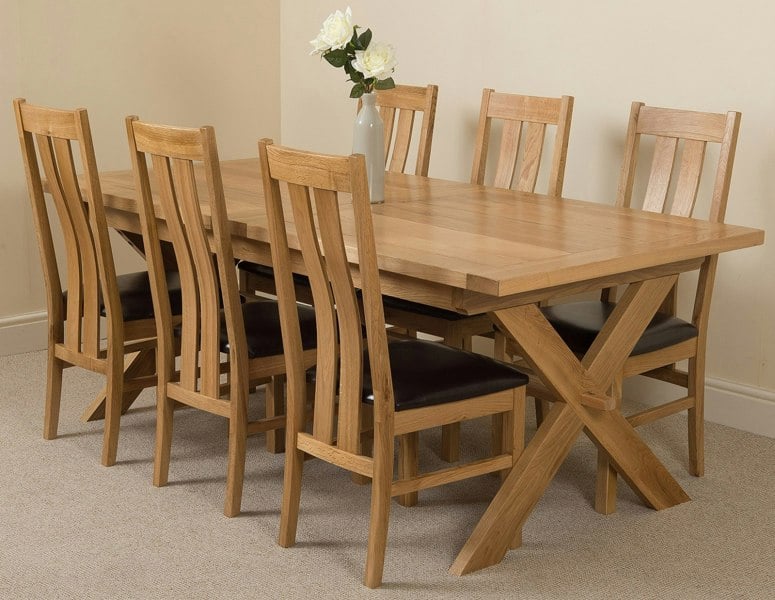 That's Furniture Vermont Cross Leg Oak Extending Dining Table with Princeton Oak Chairs