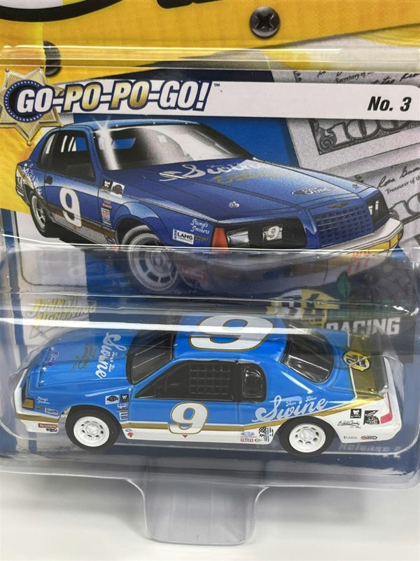 Johnny Lightning 1986 Ford Thunderbird Stock Car Bright Blue with Gold and White 1:64 JLSF024B