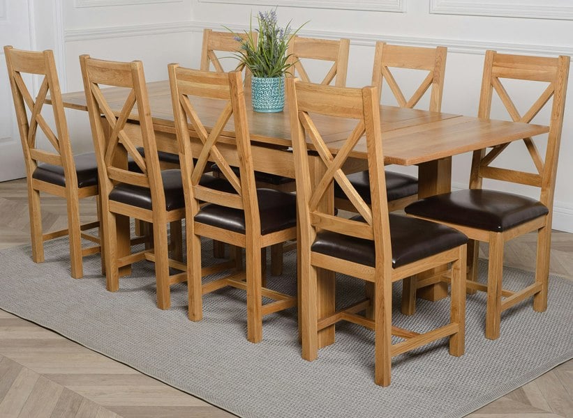 That's Furniture Richmond Medium Oak Extendable Dining Table with Berkeley Oak Chairs