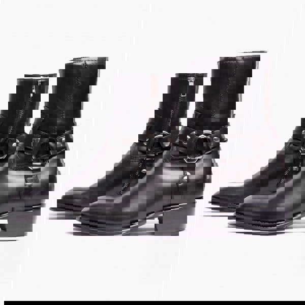 1676449806-54433200.jpg
