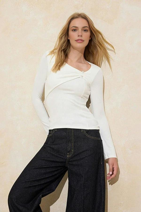 WOVCOR Asymmetrical Neckline Knitted Blouse with Accessory Details