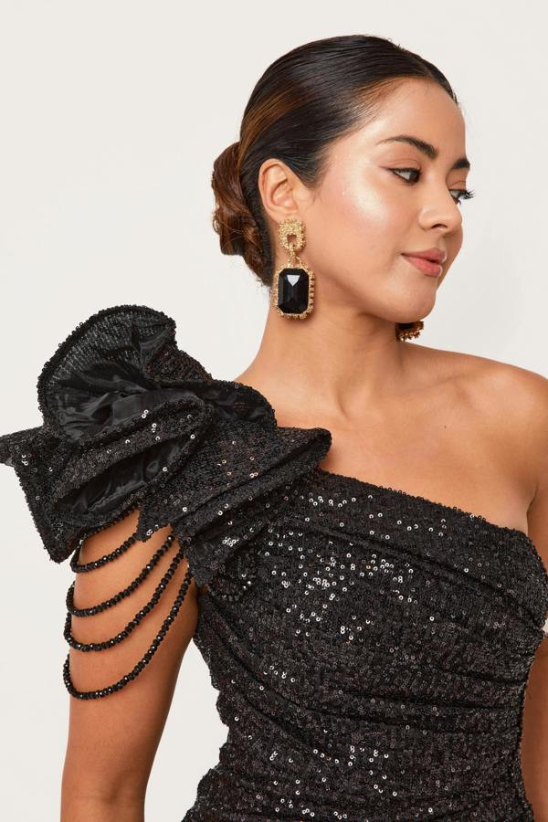 LuvForever Mira - Black One Shoulder Sequin Maxi Dress