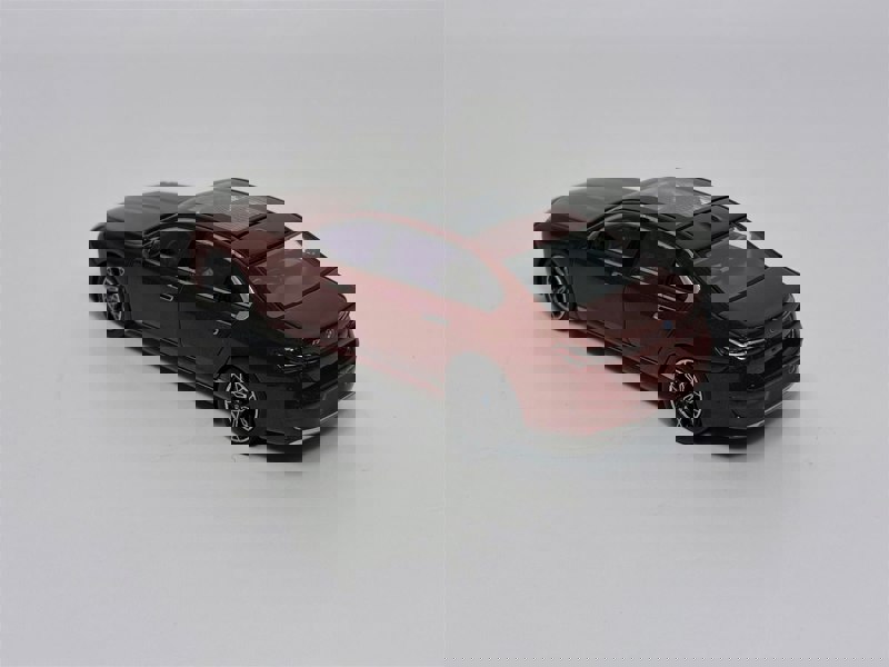 Mini GT BMW i7 xDrive60 Aventurin LHD 1:64 Scale Mini GT MGT00952L