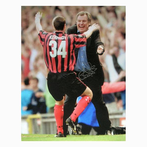 Joe Royle signed 10x8 Manchester City promotion photo. — Standard Framing
