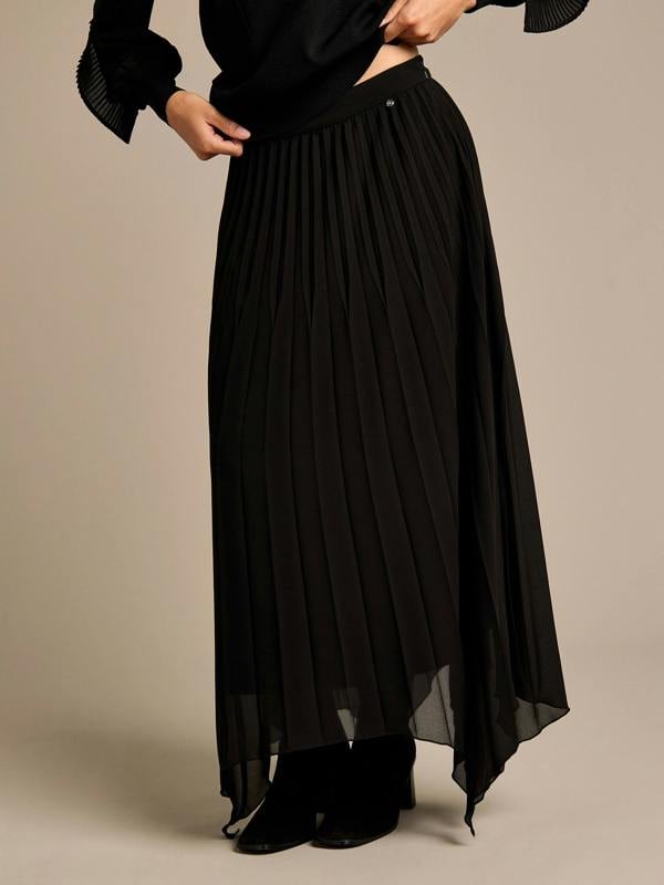 GWD Tammy Hankey Hem Pleated Skirt