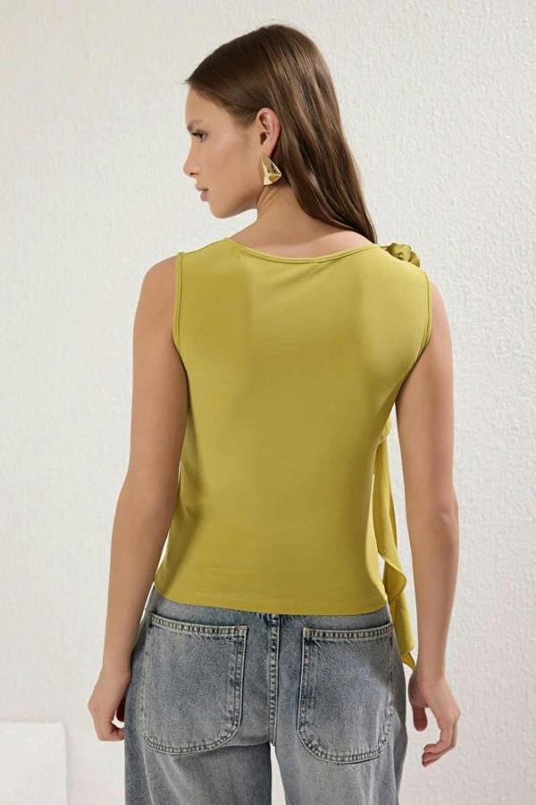 WOVCOR Rose Accessory Detail Ruffled Stretch Regular Knit Blouse