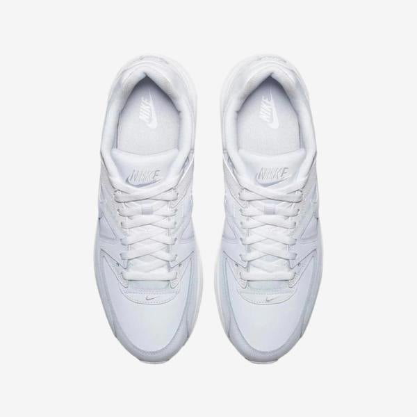 Nike 749760-102 Sneakers   in  White