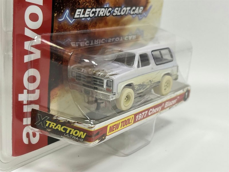 Auto World Slot Cars 1977 Chevy Blazer Chase Model X Traction Off Road HO Scale SC375-1