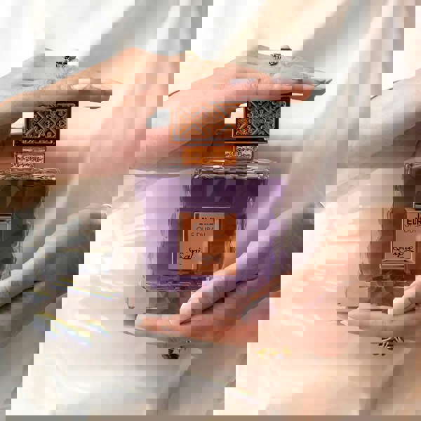 Sapil Elixir Of Dubai 100ml Eau de Parfum closeup in hand