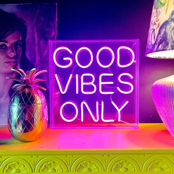 Love Frankie Good Vibes Only LED Neon Light - Pink