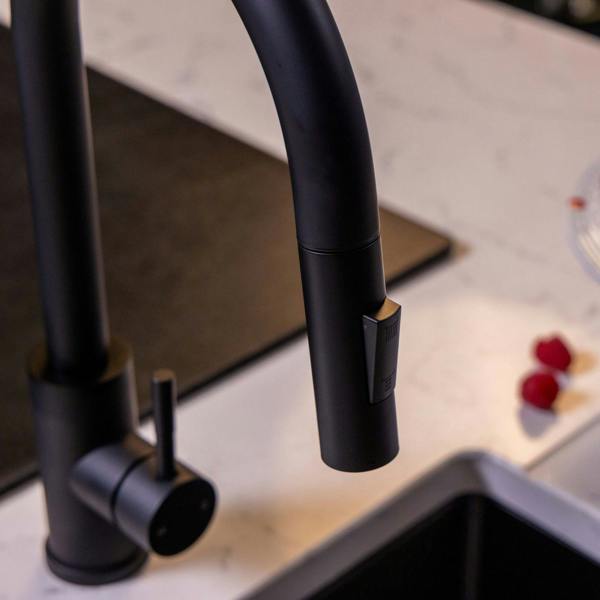 Flode Runda | Kitchen Sink Mixer with Pull out Spray | Matt Black | Square Head