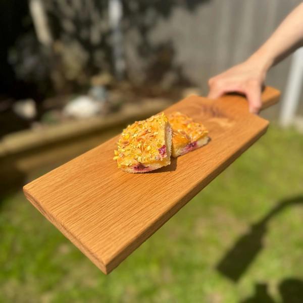 Giraffes & Craftz Large Oak Paddle with a Handle - Oak Cheese, Bread And Serving Board