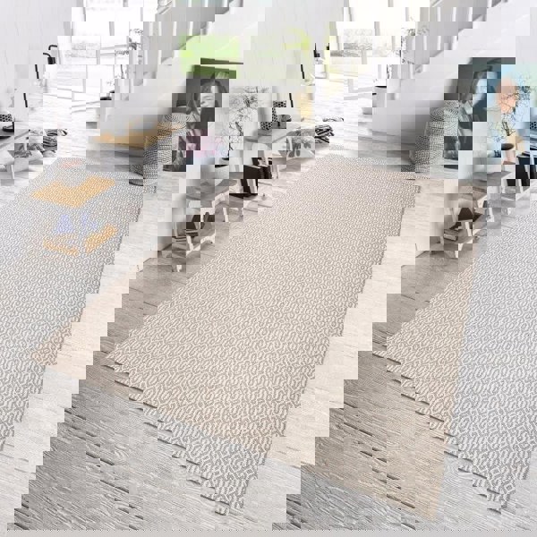 The Rugs Indoor Outdoor Coin Rug – Geometric & Weatherproof