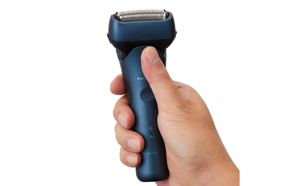 Panasonic ES-LT4B 3-Blade Wet and Dry Electric Shaver, Rechargeable, Skin Comfort Sensor, Multi-Flex 12D Head - Free Gift RRP £10!