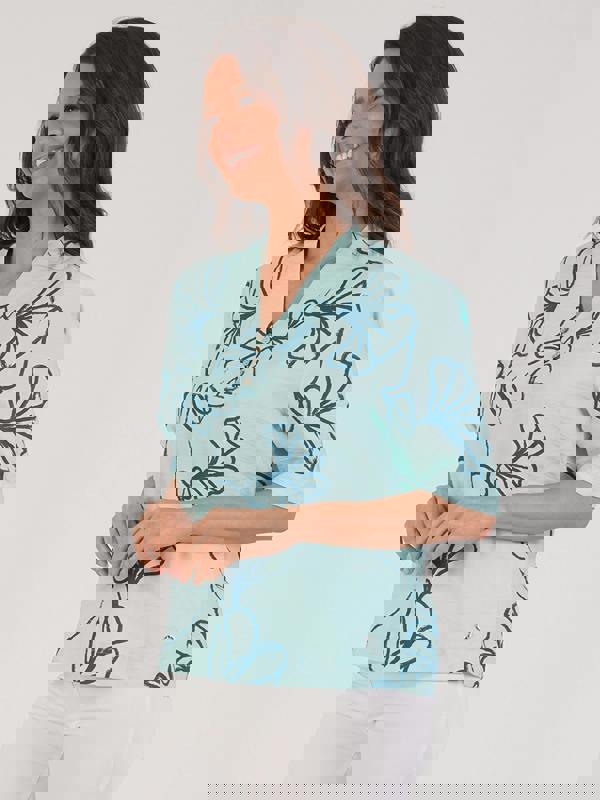 VIZ-A-VIZ Floral Printed Top