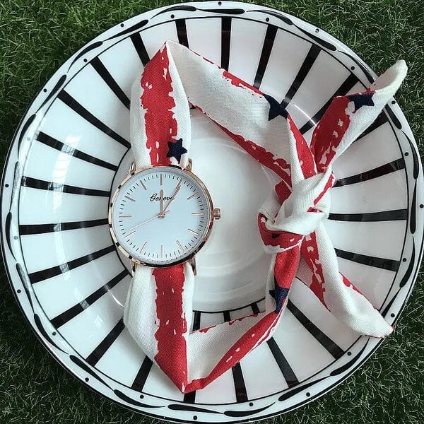 The Colourful Aura Red Star Print Changeable Fabric Strap Tie Knot Women Geneva Wristwatch