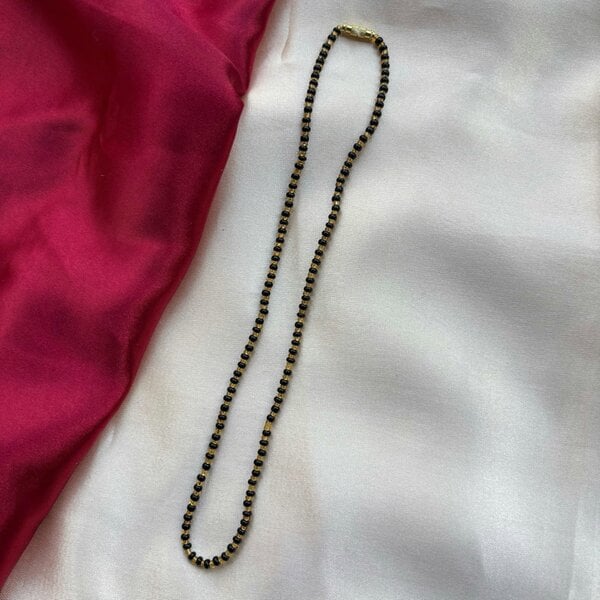 The Colourful Aura Handmade Black Gold Crystal Mangalsutra Necklace Alternating Bead Pattern