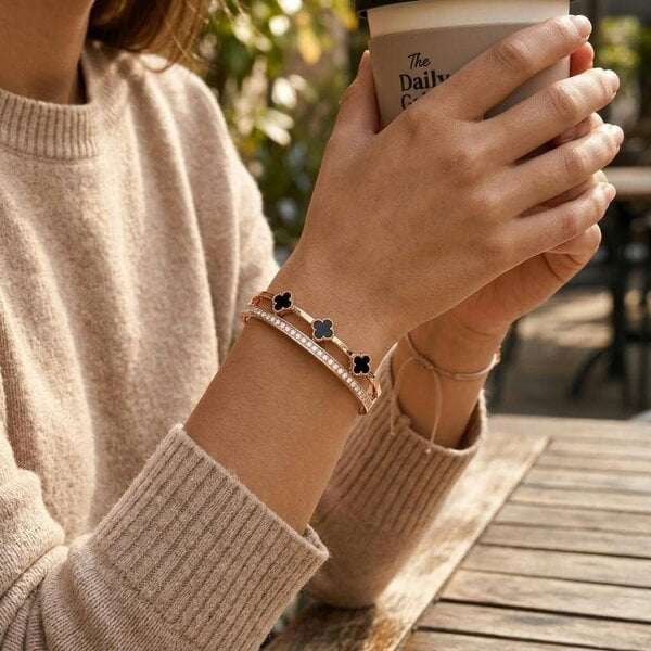 The Colourful Aura Rose Gold Plated Stainless Steel Black Clover Sparkle Hinged Bangle Bracelet