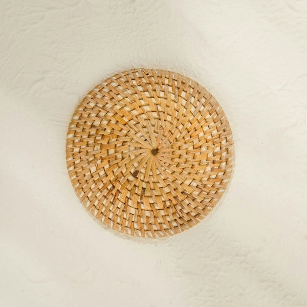 Handwoven natural rattan round coaster wicker table drinks mat