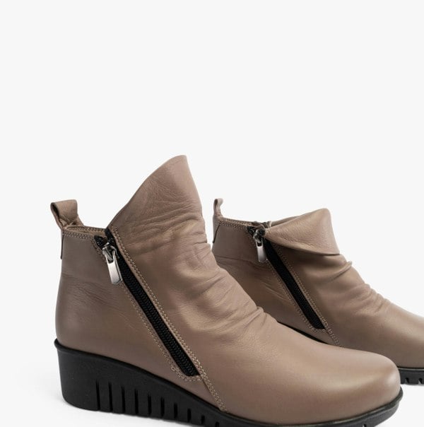 Lotus CORDELIA Womens Boots Clay