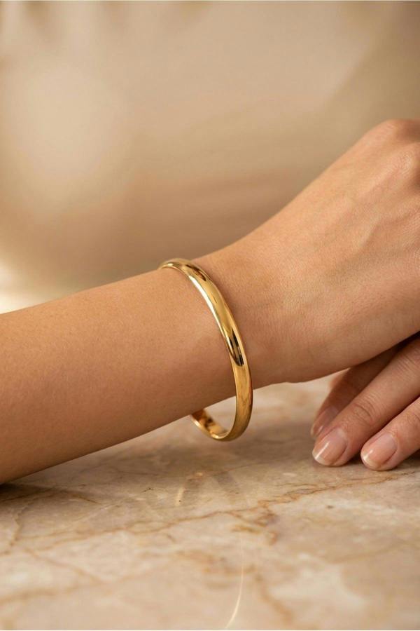 Cordelia Slim Polished Bangle - Gold