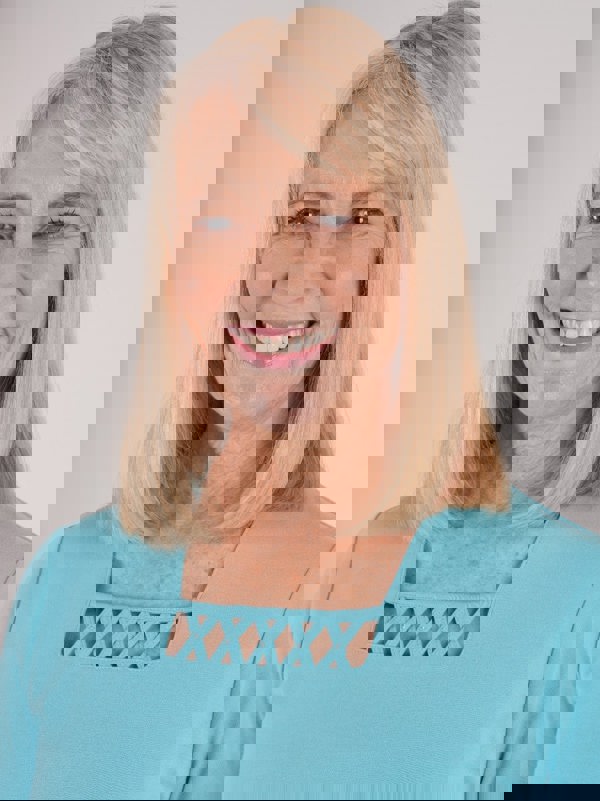 TIGI-Wear Trellis Square Neckline Top